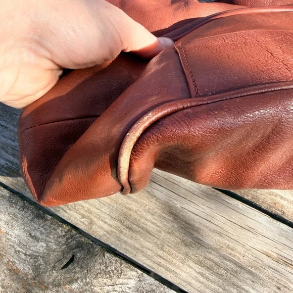 Frye Chestnut Brown Pebbled Leather Hobo Shoulder Bag - Picture 10 of 15